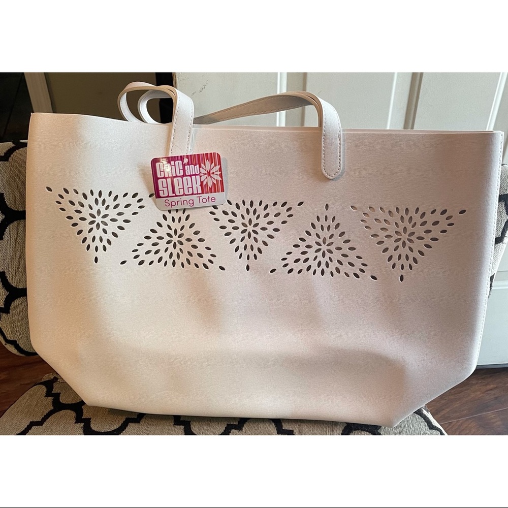 3/$30 Sale+free shipping Chic & Sleek Spring Tote